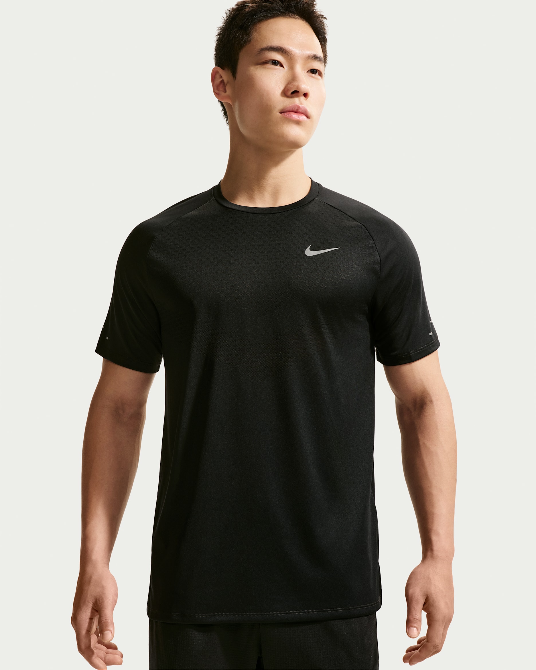 Nike ランニングドライフットADVブラック NIKE公式】ナイキ ストライド メンズ Dri-FIT ADV ショートスリーブ